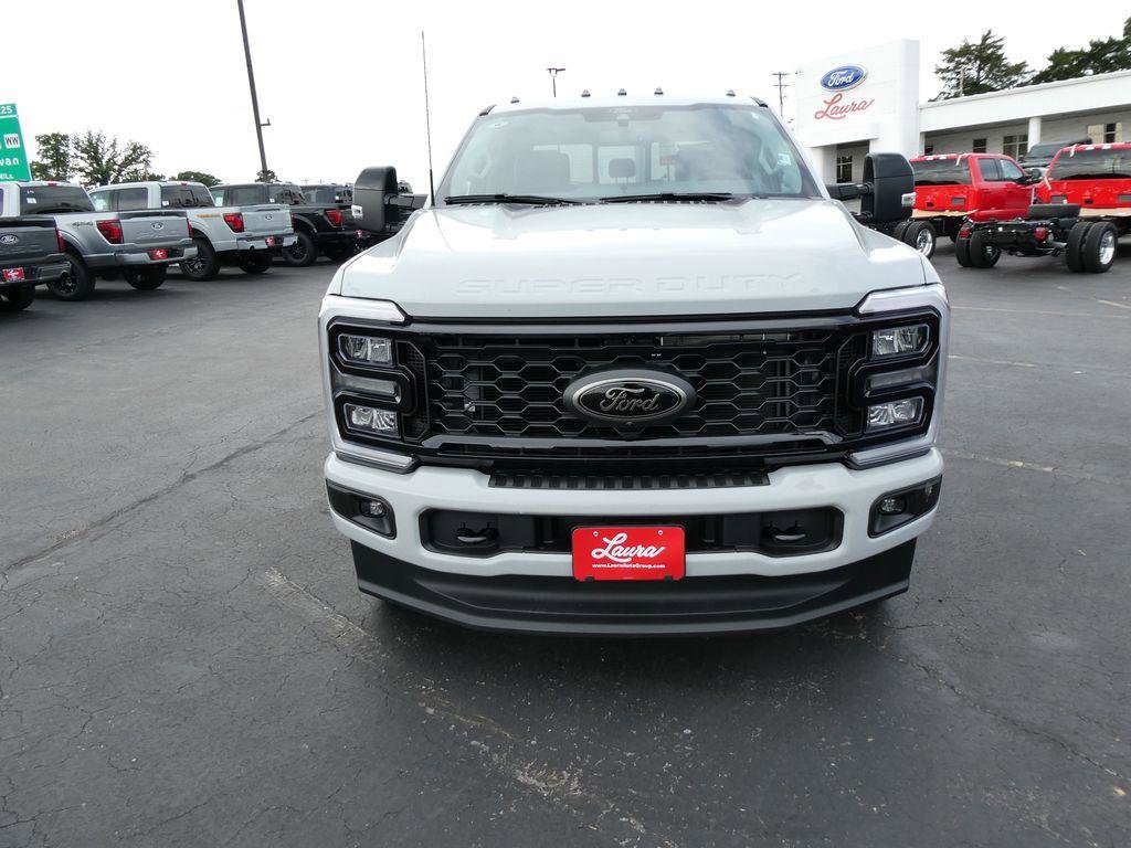 New 2026 Ford F350 Lariat w/ Black Appearance Package AWD/4WD image 9
