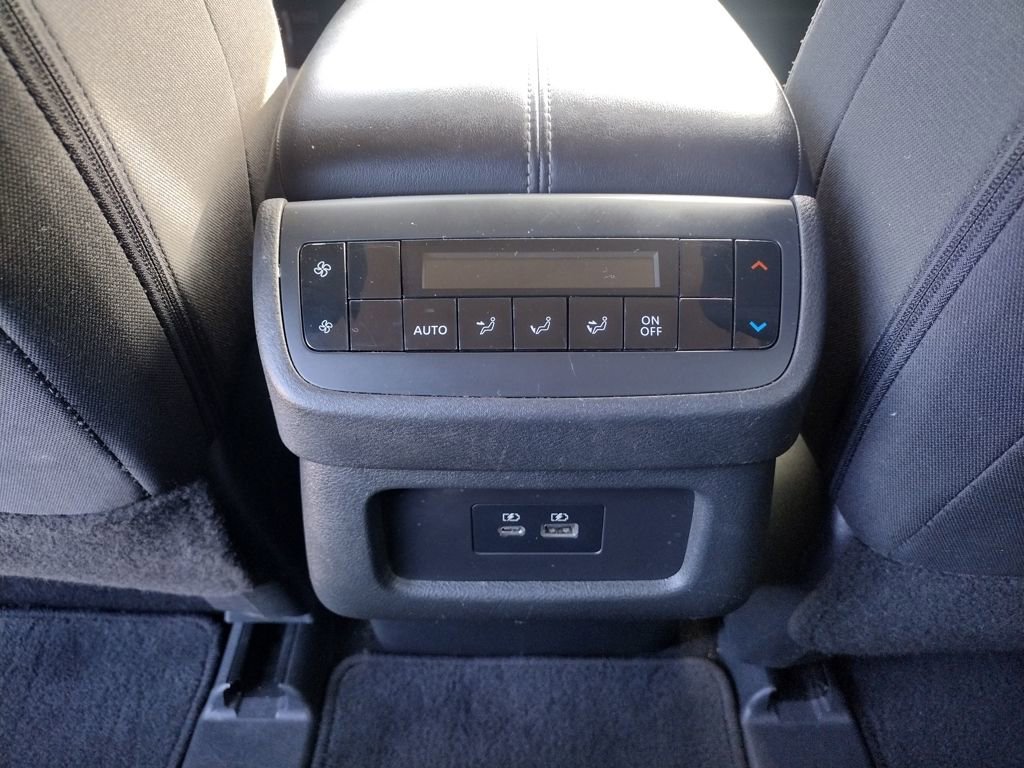 Used 2023 Nissan Pathfinder SV image 15