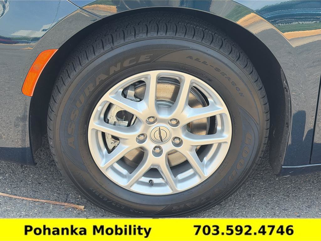Used 2023 Chrysler Pacifica Touring-L FWD image 31