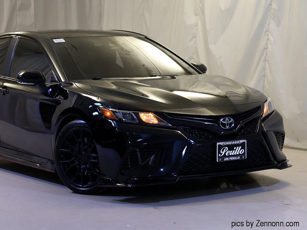 Used 2022 Toyota Camry XSE FWD image 2