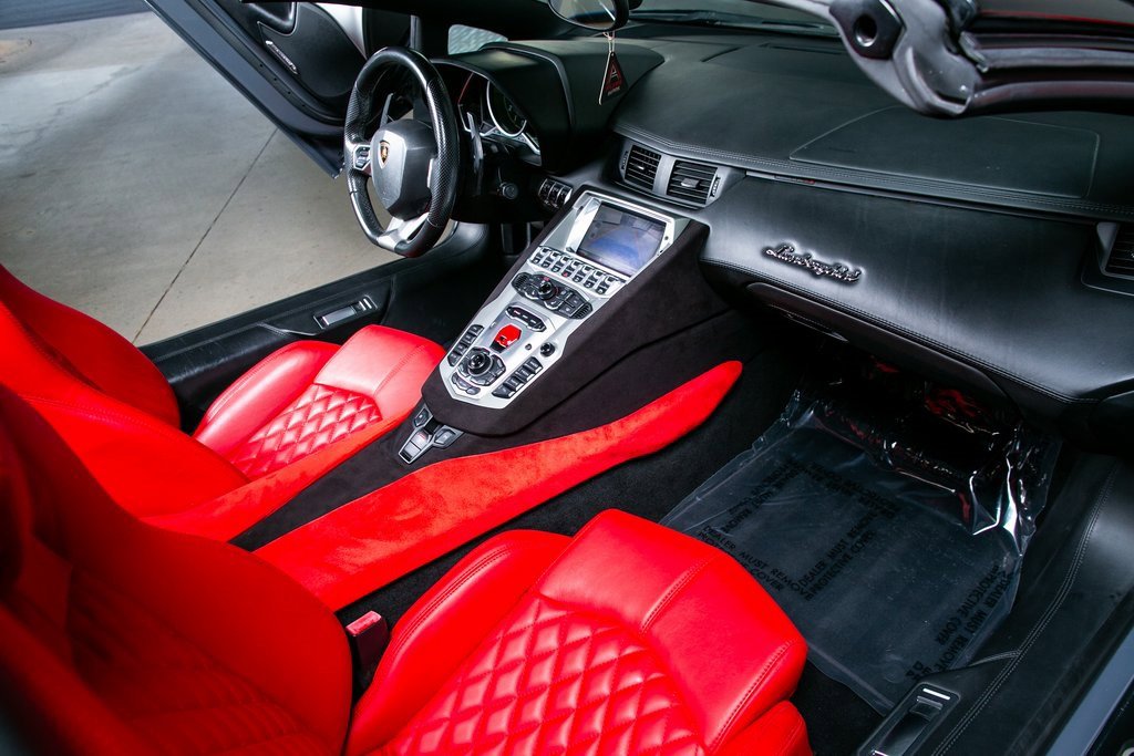 Used 2013 Lamborghini Aventador LP 700-4 image 43