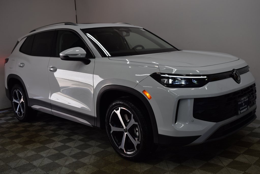 New 2025 Volkswagen Tiguan SE