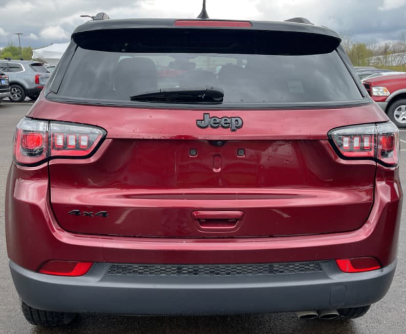 Used 2021 Jeep Compass Latitude w/ Sun and Sound Group AWD/4WD image 6