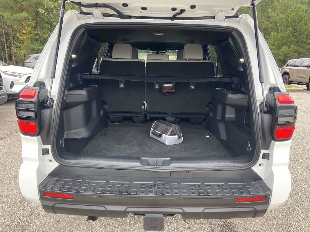 Used 2025 Toyota 4Runner SR5 RWD image 9