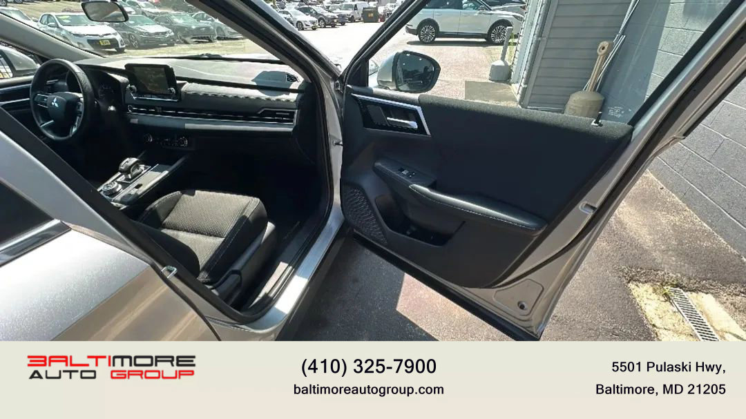 Used 2022 Mitsubishi Outlander ES image 23
