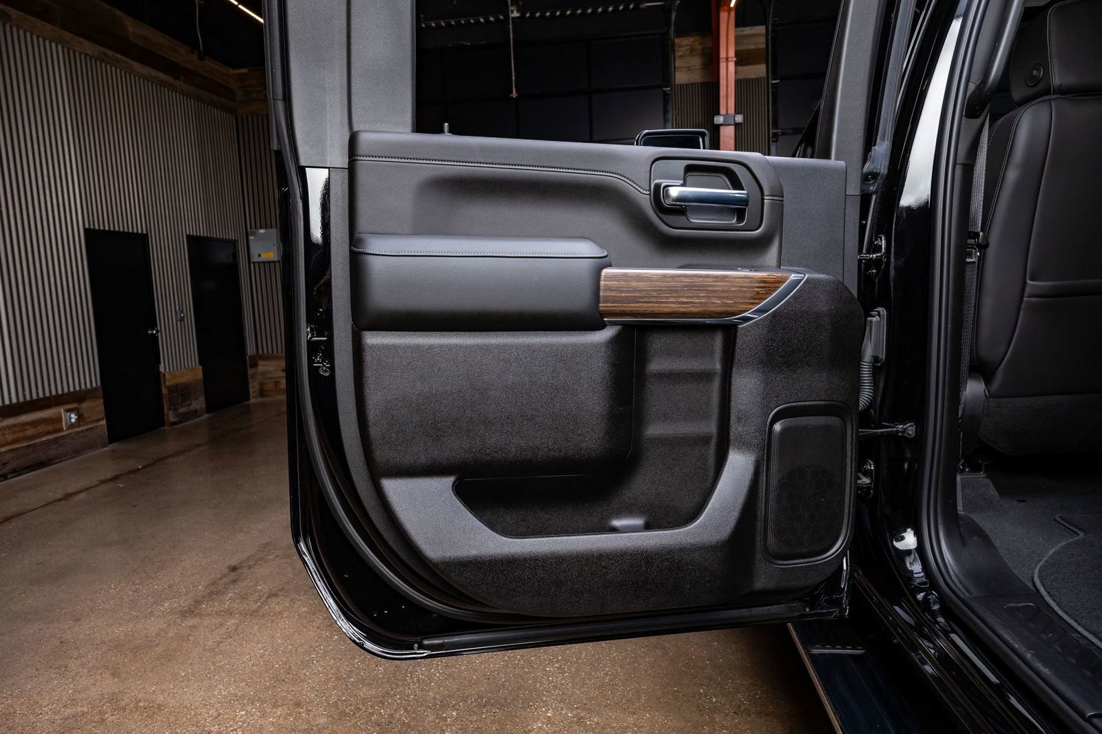 Used 2023 Chevrolet Silverado 3500 High Country w/ Z71 Off-Road Package image 38