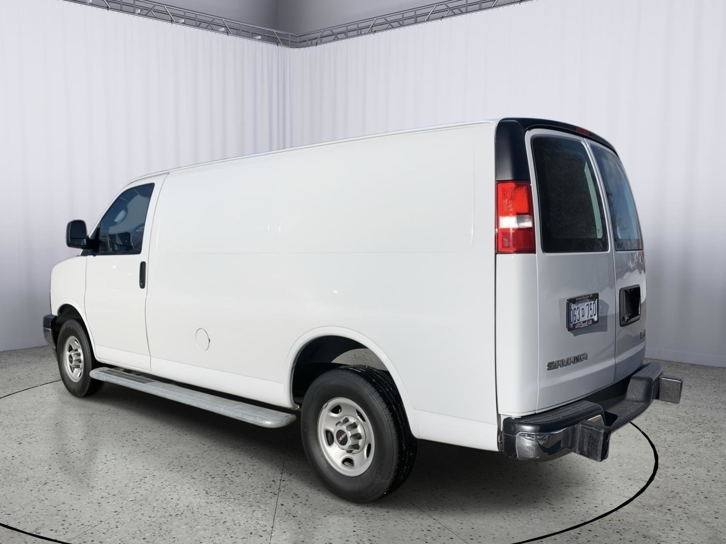 Used 2024 GMC Savana 2500 w/ Driver Convenience Package image 4