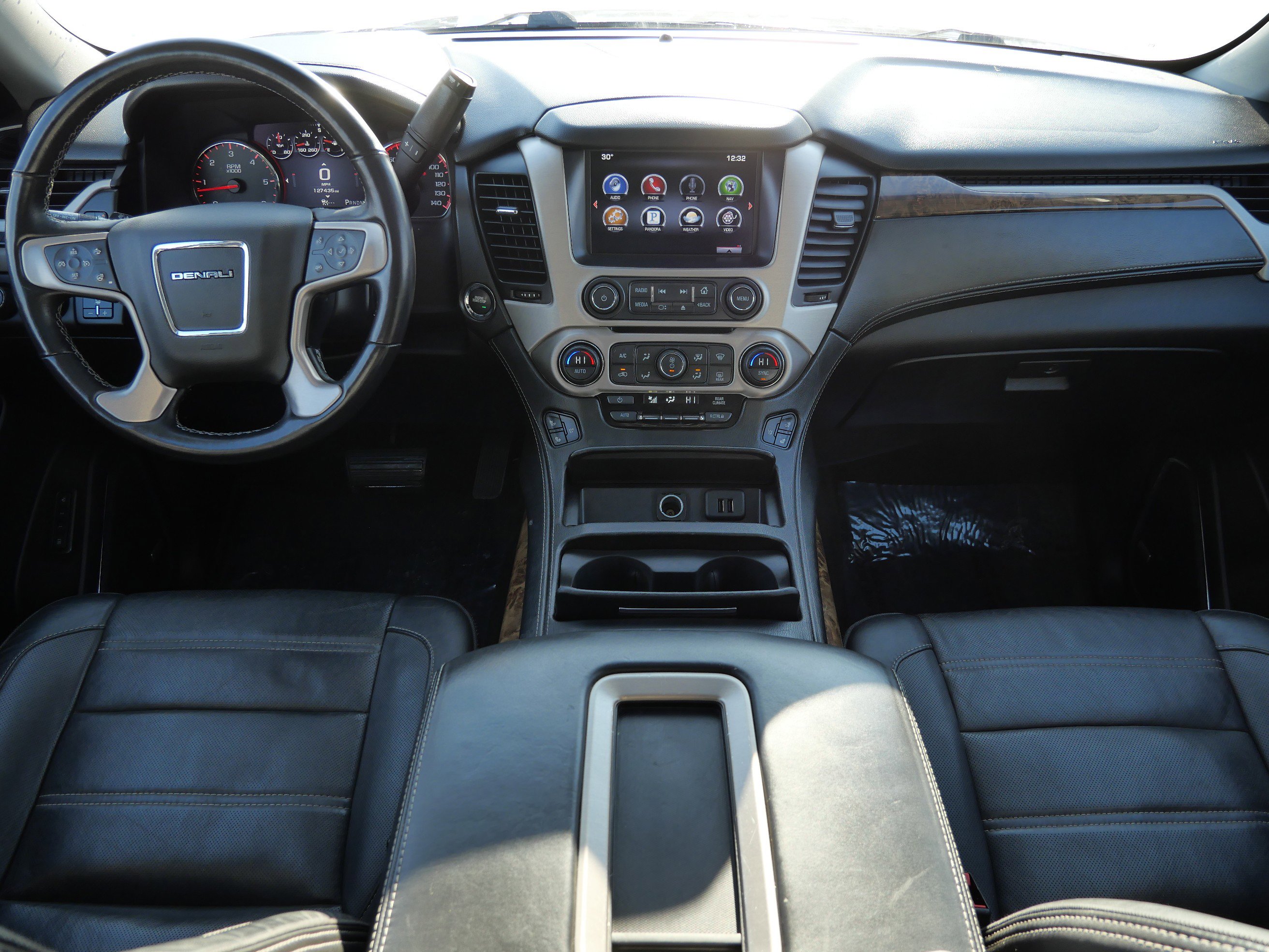Used 2015 GMC Yukon XL Denali w/ Touring Package image 14
