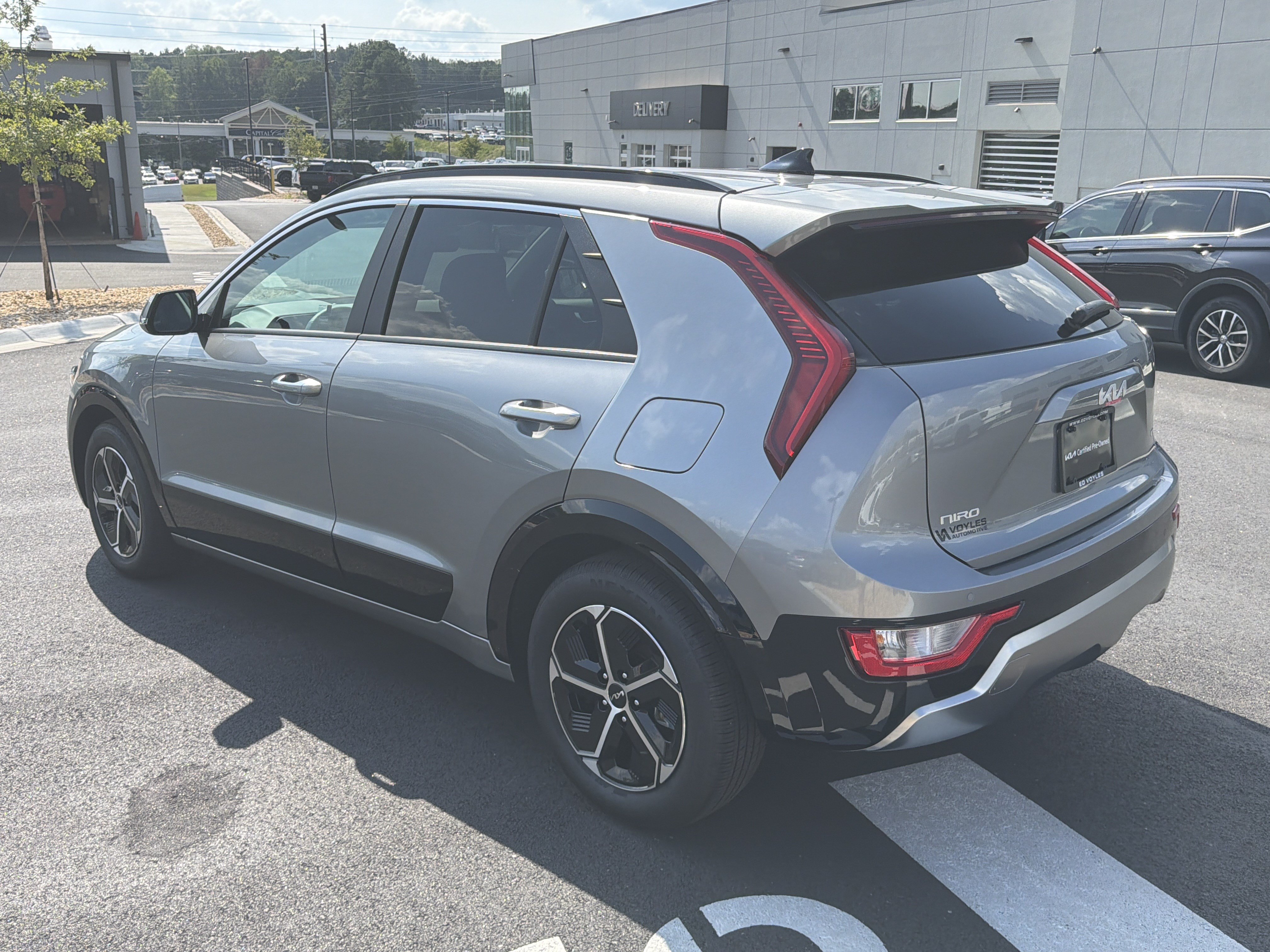 Certified 2025 Kia Niro FWD image 5