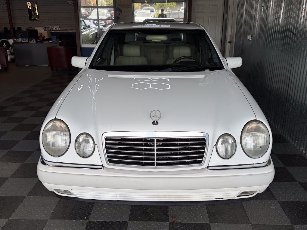 Used 1996 Mercedes-Benz E 300 Sedan image 5