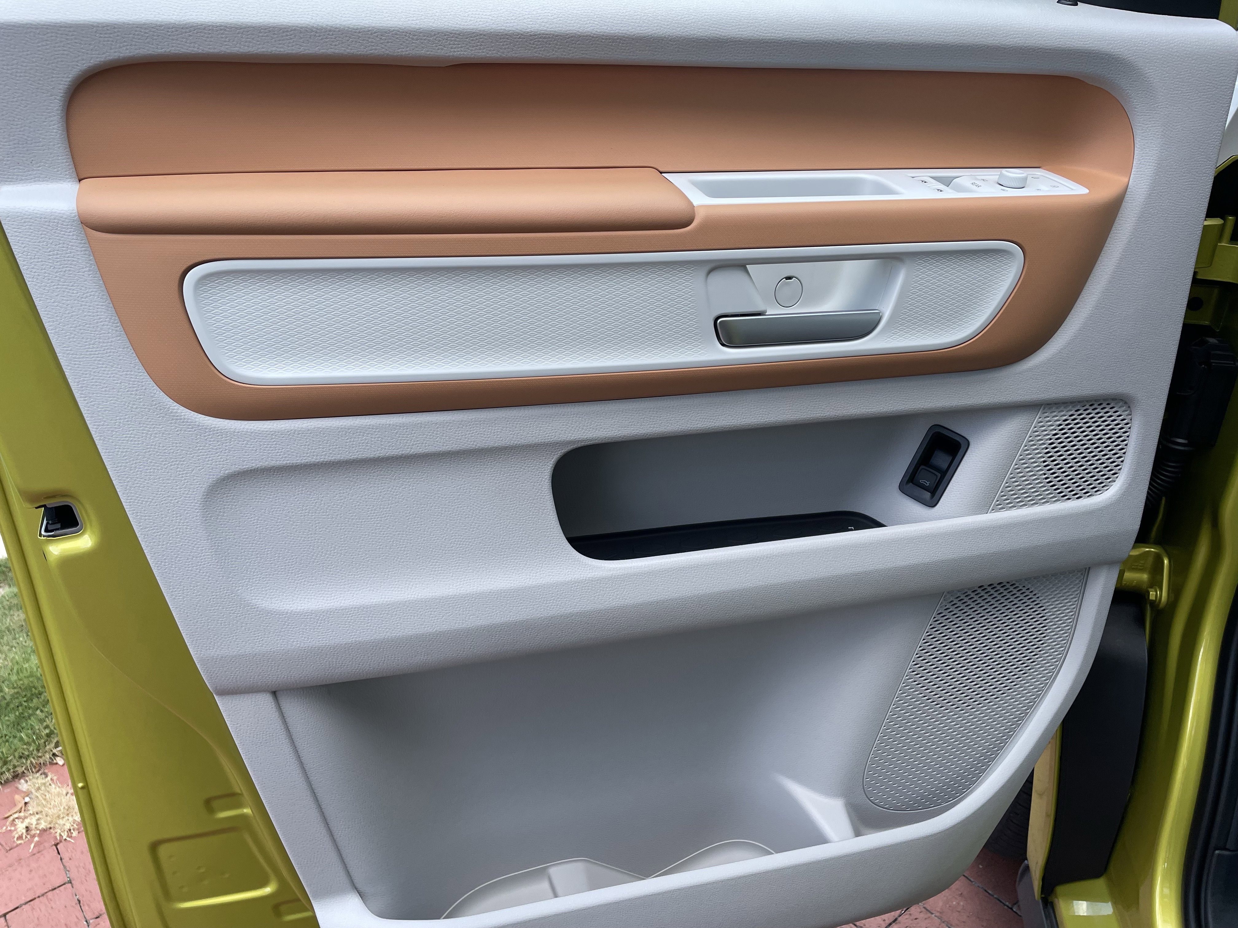 New 2025 Volkswagen ID. Buzz Pro S Plus image 14