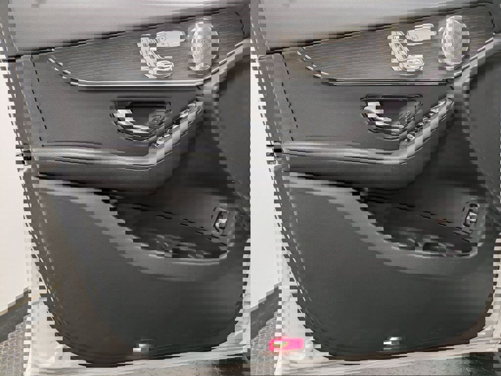 Used 2021 Mercedes-Benz GLC 300 4MATIC image 8