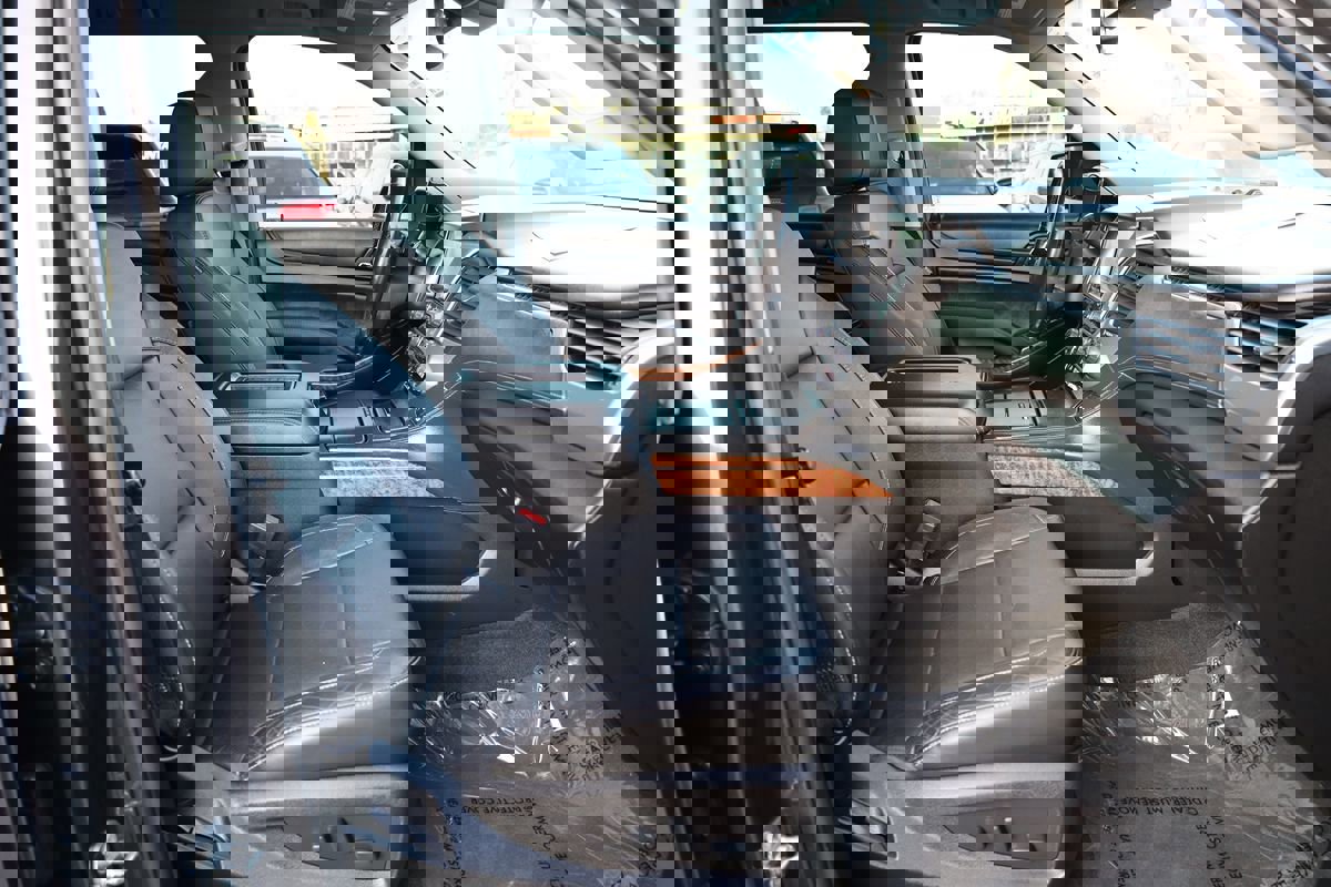 Used 2018 Chevrolet Suburban Premier image 22