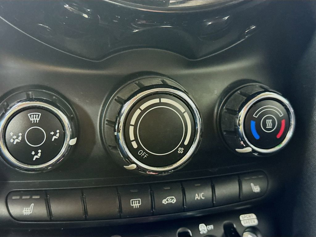 Used 2019 MINI Cooper S w/ Signature Upholstery Package image 18