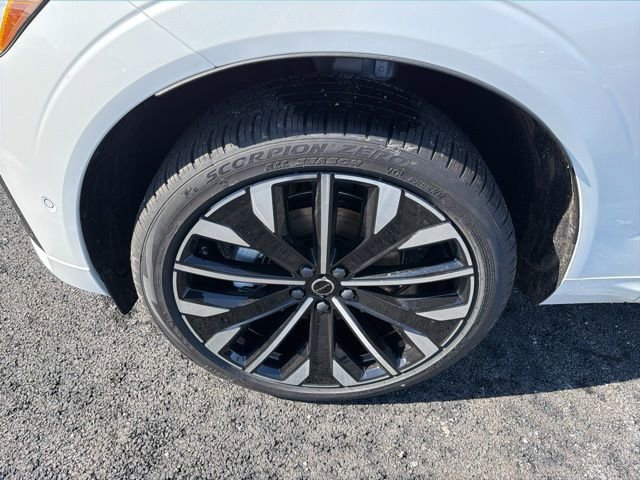 New 2026 Volvo XC60 B5 Ultra w/ Protection Package Premier AWD/4WD image 7