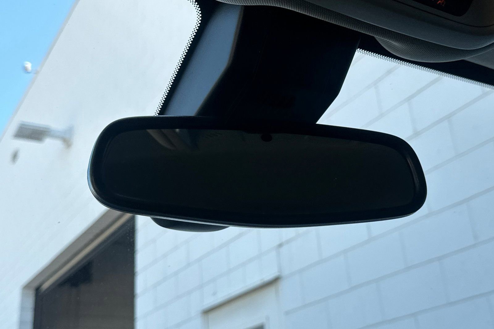 Used 2023 GMC Terrain SLT image 25