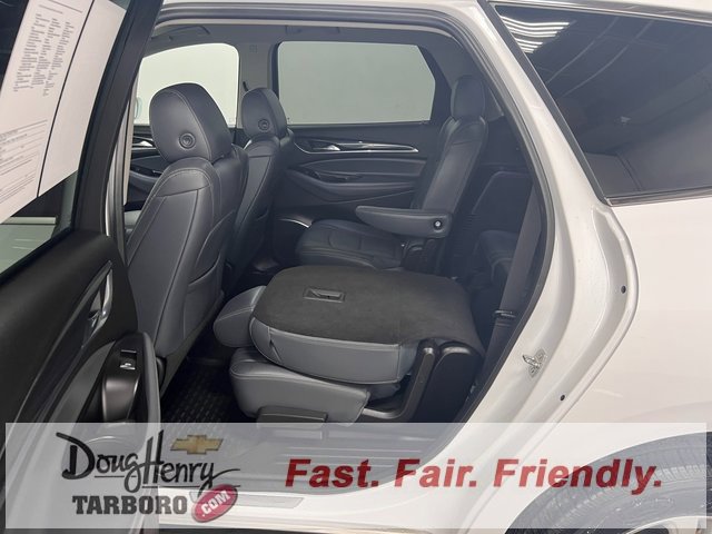 Used 2020 Buick Enclave Essence image 35