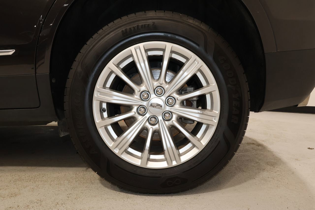 Used 2019 Cadillac XT5 FWD image 33