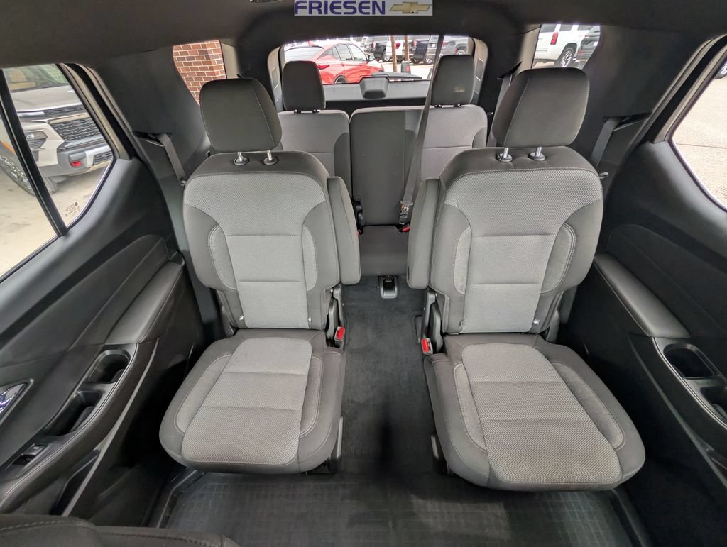 Used 2023 Chevrolet Traverse LT FWD image 17