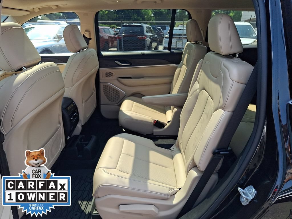 Used 2022 Jeep Grand Cherokee L Limited w/ Luxury Tech Group II AWD/4WD image 11