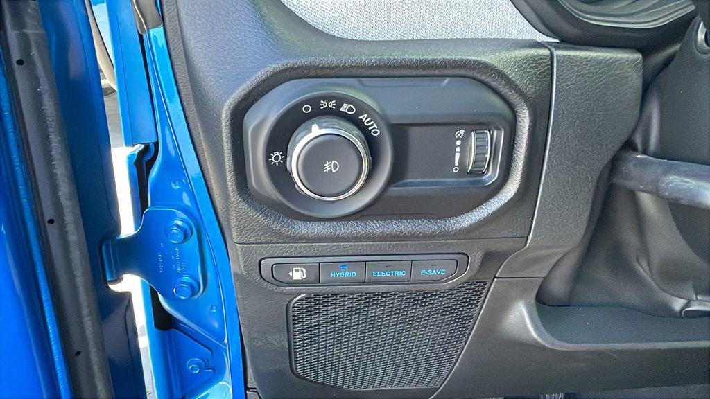 Used 2024 Jeep Wrangler Unlimited w/ Convenience Group image 27