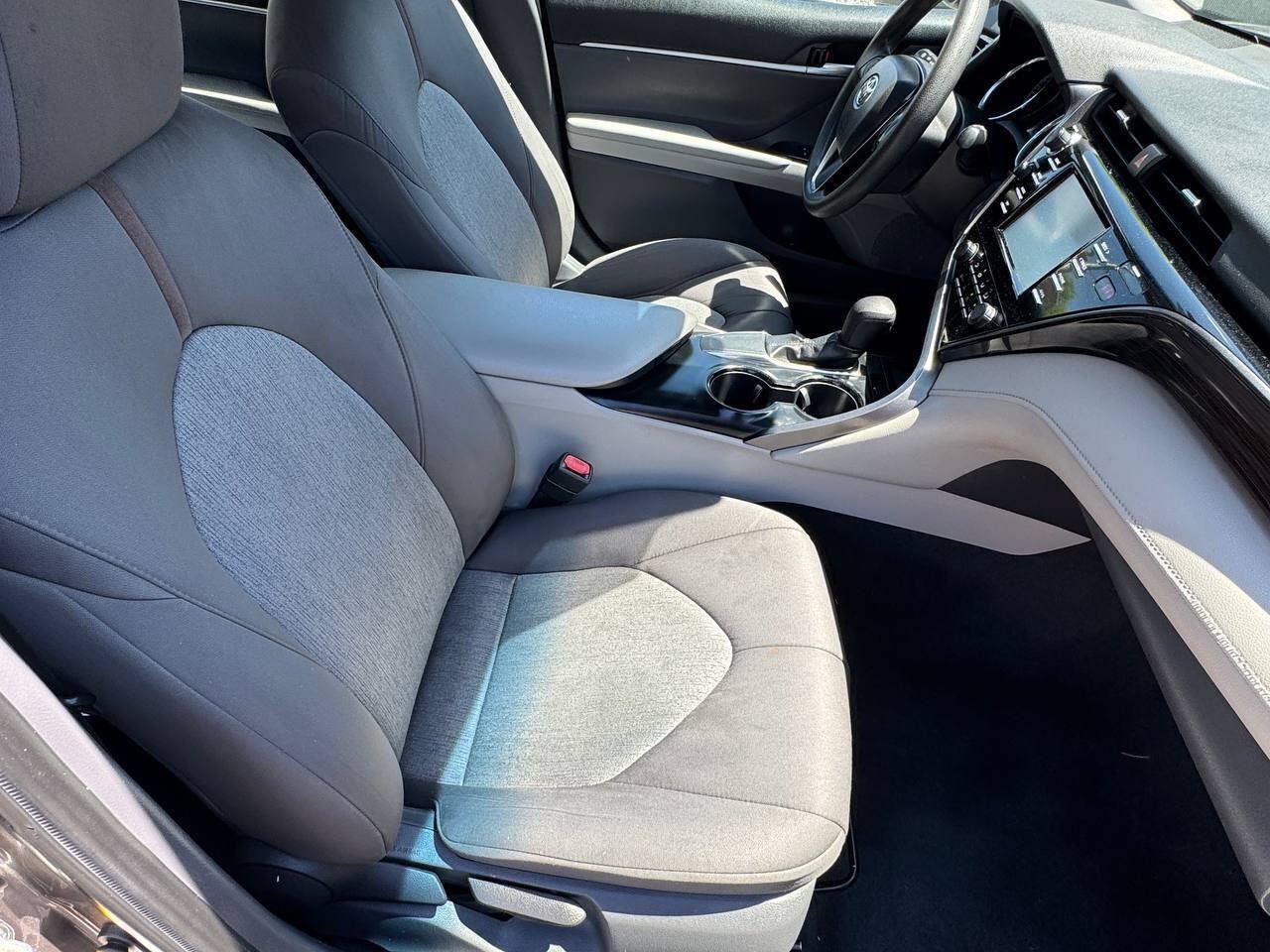 Used 2019 Toyota Camry LE w/ Convenience Package FWD image 20