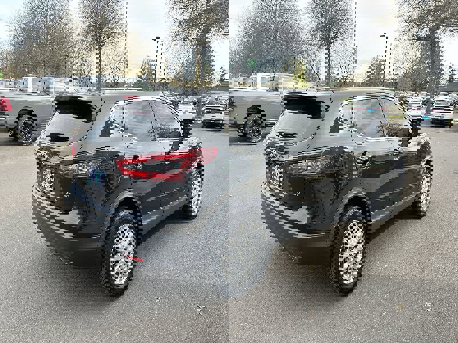 Used 2022 Nissan Rogue Sport S image 4