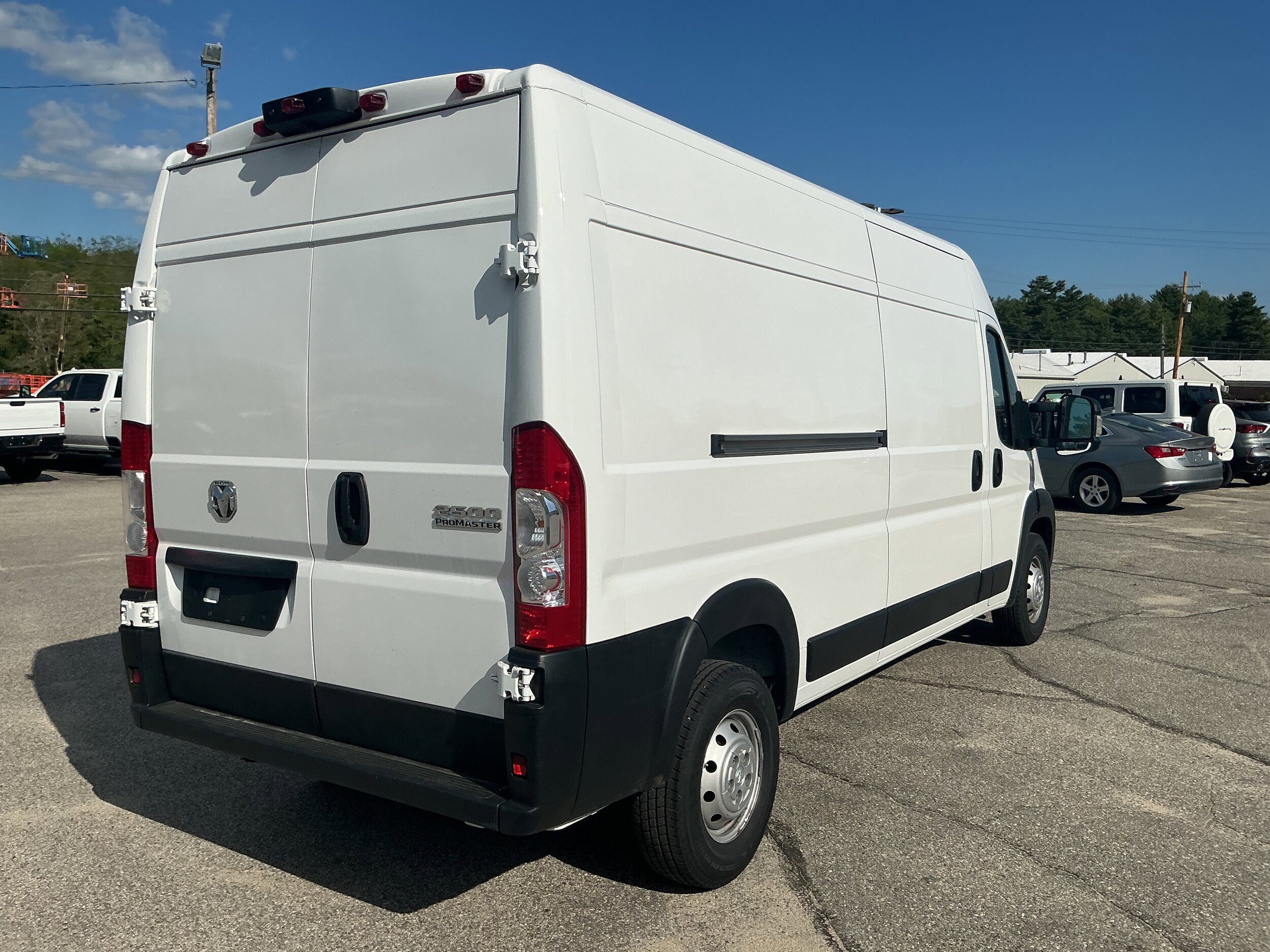 Used 2023 RAM ProMaster 2500 FWD image 4