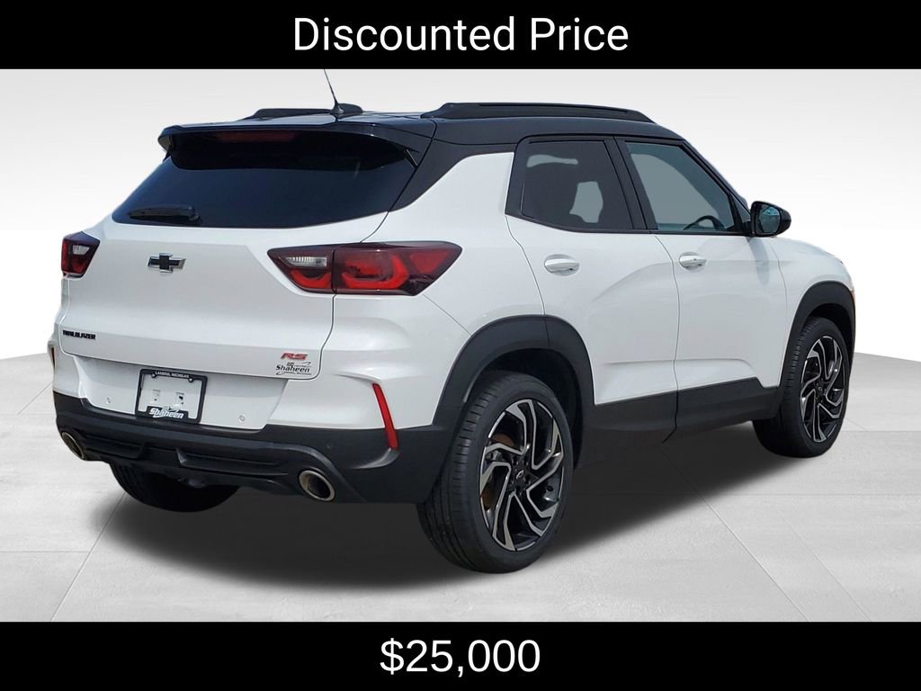 Certified 2024 Chevrolet TrailBlazer RS w/ Driver Confidence Package image 3