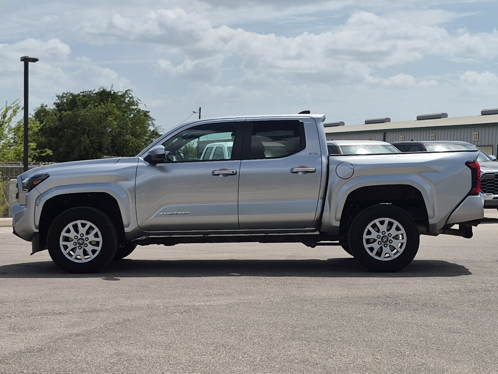 Used 2024 Toyota Tacoma SR5 AWD/4WD image 2