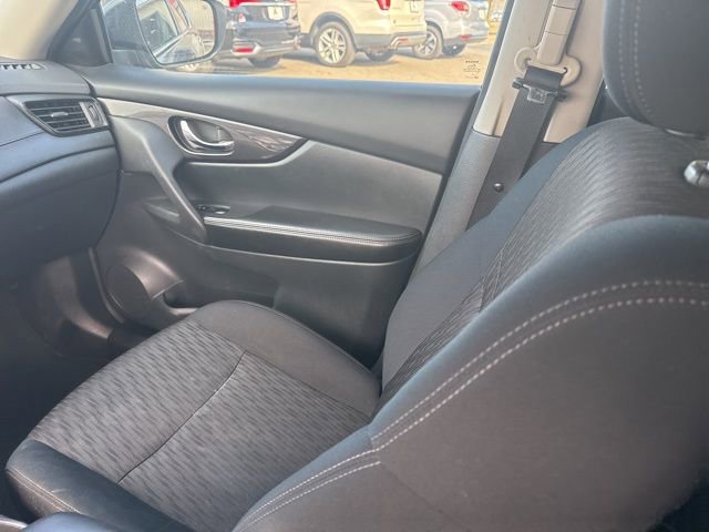 Used 2019 Nissan Rogue SV w/ Sun & Sound Touring Package AWD/4WD image 16