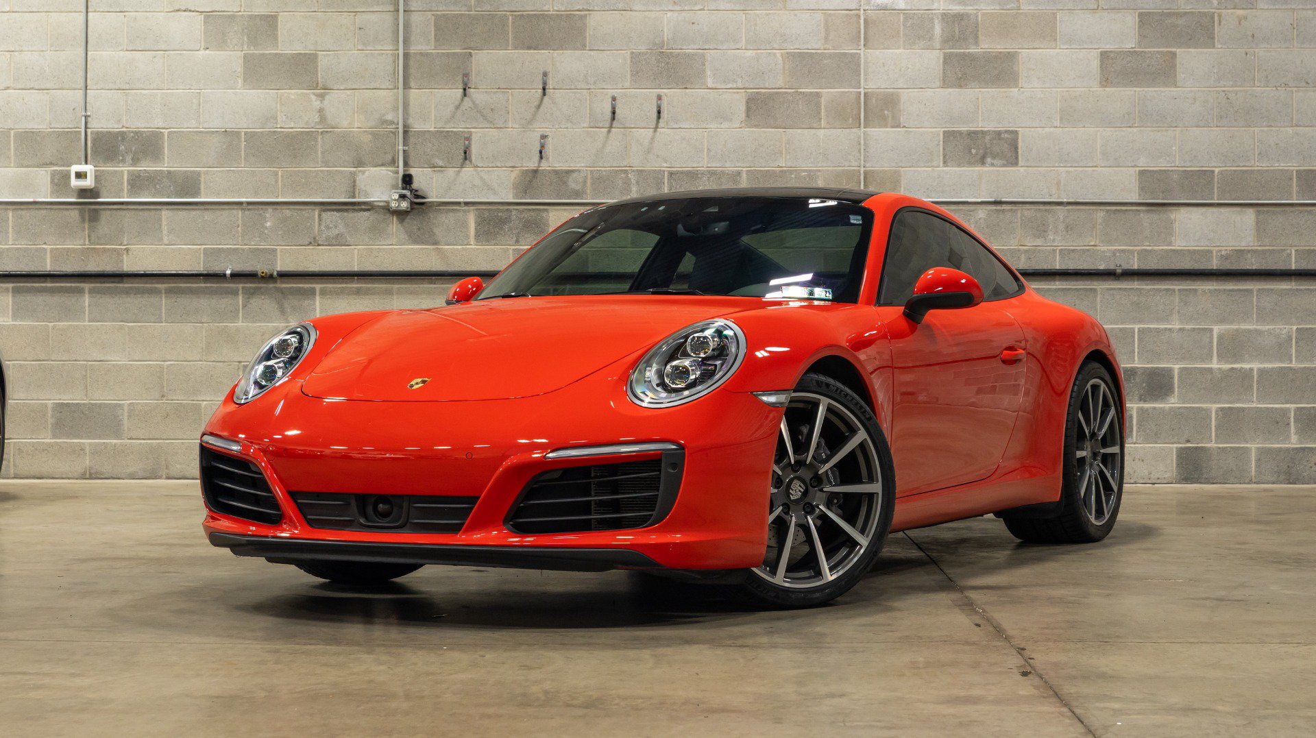 Used 2018 Porsche 911 Carrera RWD image 3