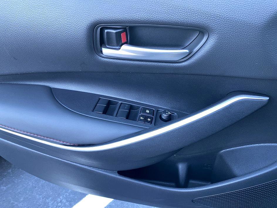 Certified 2025 Toyota Corolla SE image 9