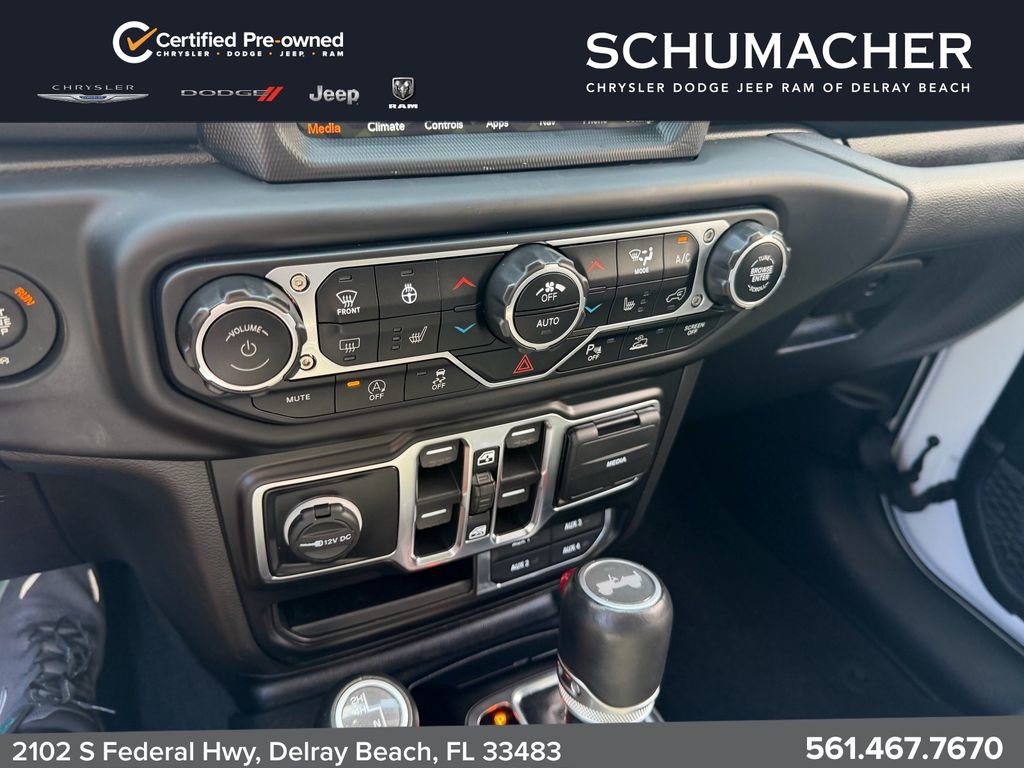 Used 2021 Jeep Wrangler Unlimited Sahara w/ Uconnect 4C Nav & Sound Group AWD/4WD image 16