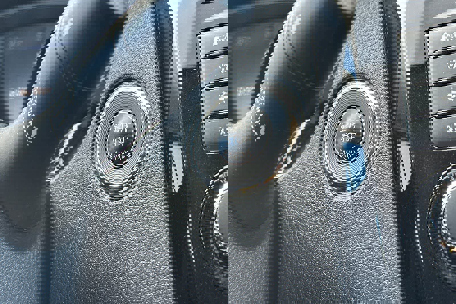 Used 2020 Nissan Rogue SL image 24