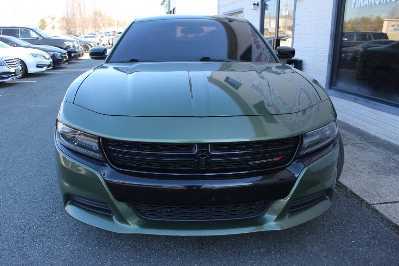 Used 2021 Dodge Charger SXT w/ Blacktop Package image 2