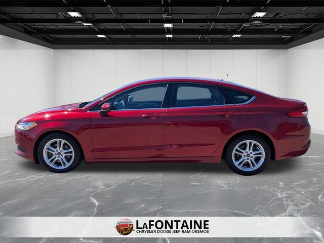 Used 2018 Ford Fusion SE w/ Fusion SE Technology Package FWD image 2