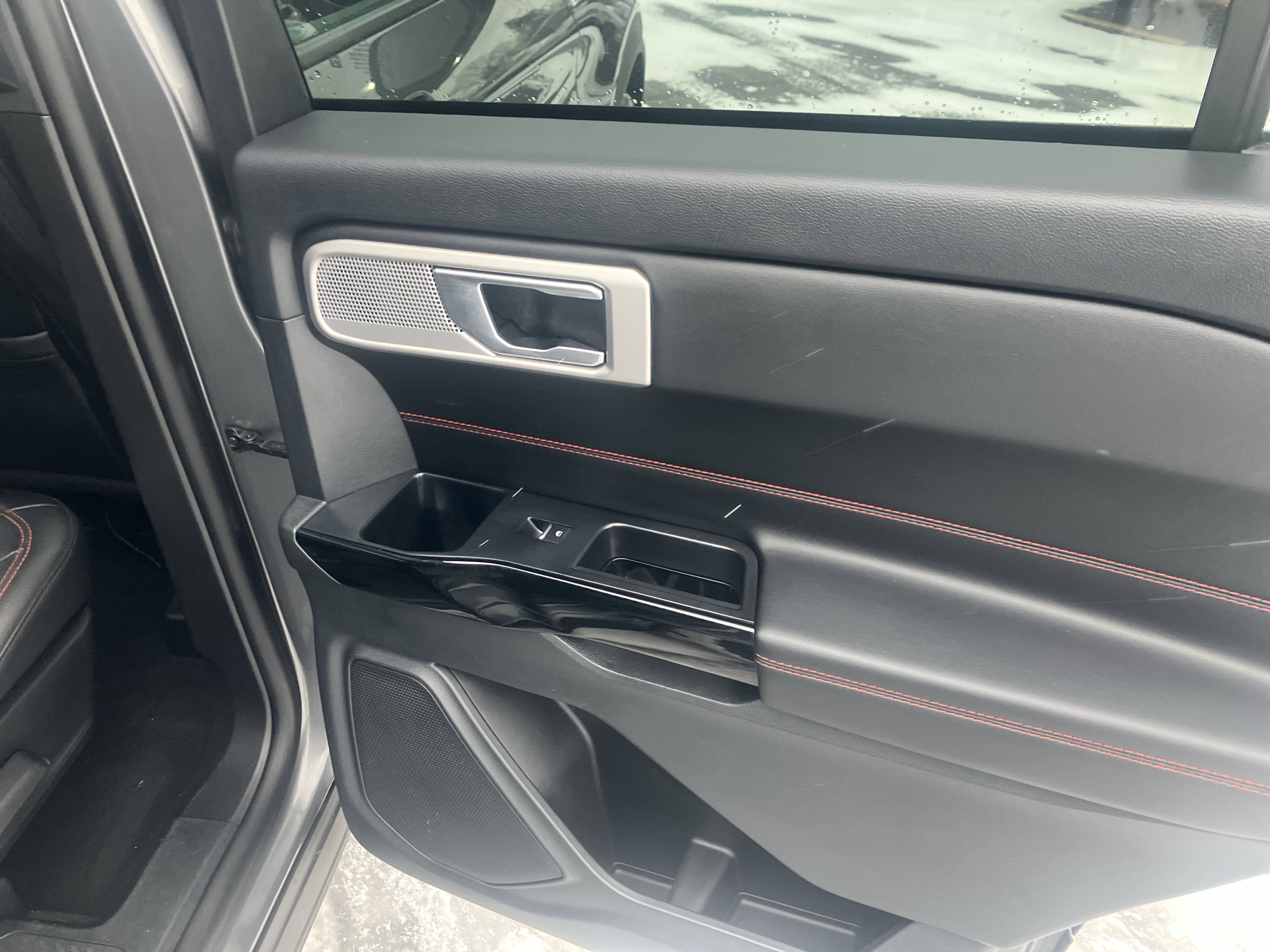 Used 2023 Ford Explorer ST-Line w/ Class IV Trailer Tow Package image 12