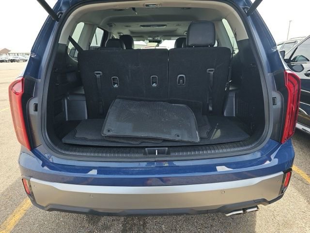Used 2025 Kia Telluride S image 17