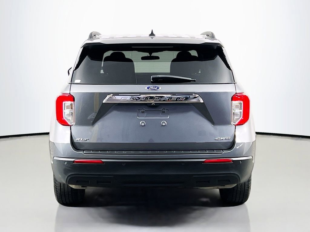 Used 2023 Ford Explorer XLT AWD/4WD image 6