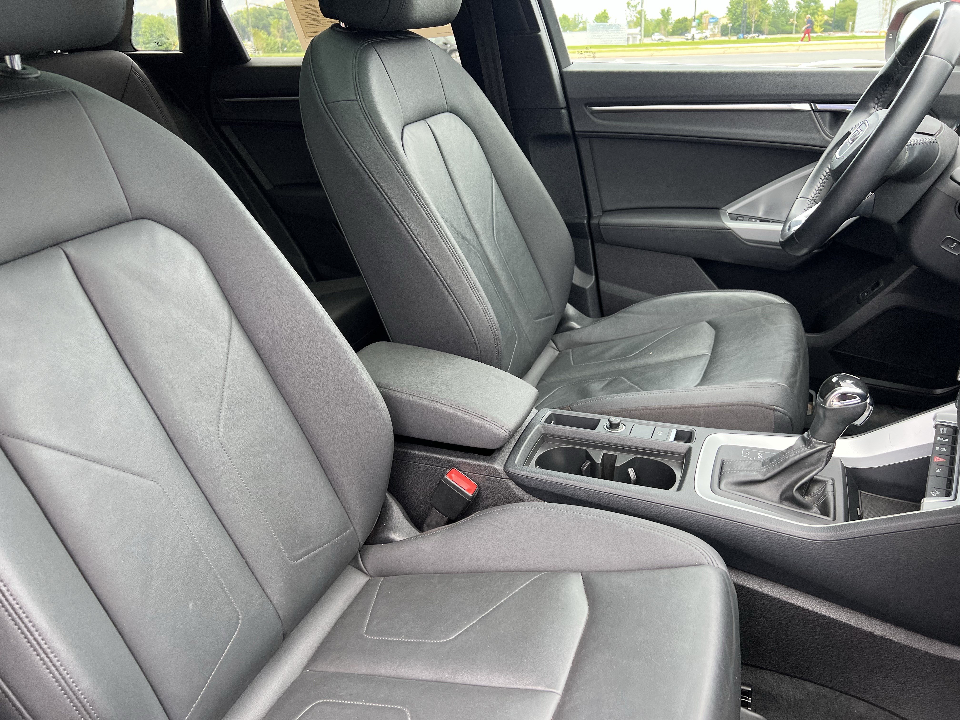 Used 2020 Audi Q3 2.0T Premium w/ Convenience Package AWD/4WD image 35