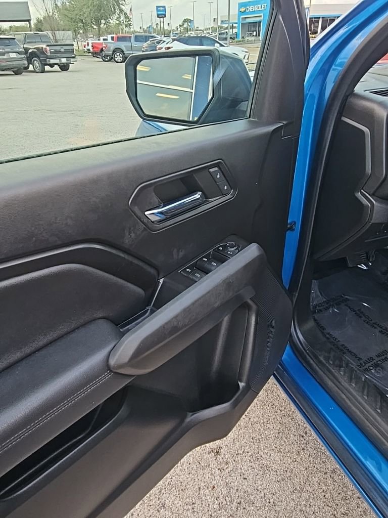 Used 2023 Chevrolet Colorado LT w/ LT Convenience Package RWD image 11