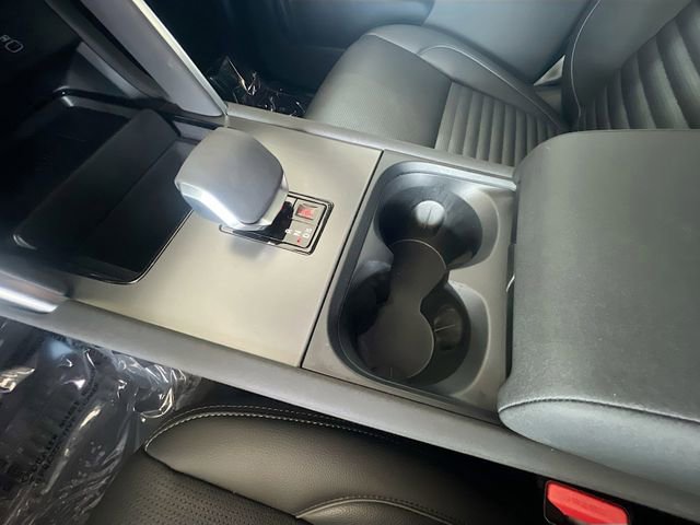 Used 2025 Land Rover Discovery Sport Dynamic SE image 25