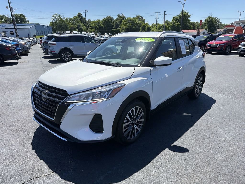 Used 2024 Nissan Kicks SV FWD image 11