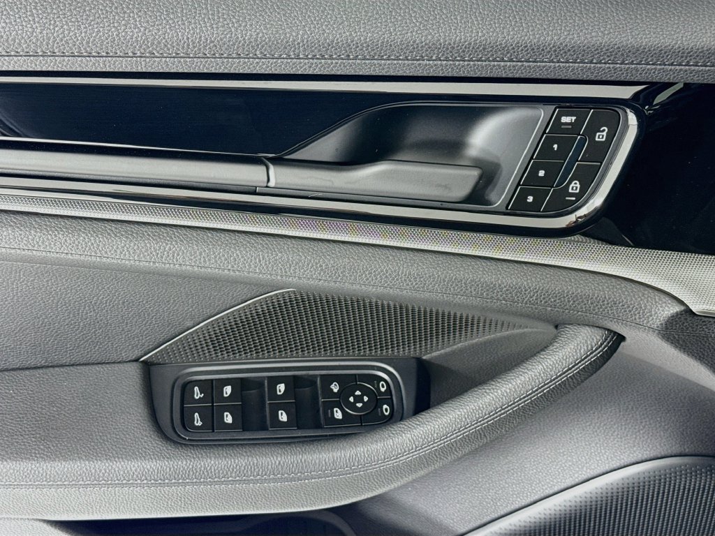 New 2026 Porsche Panamera image 11