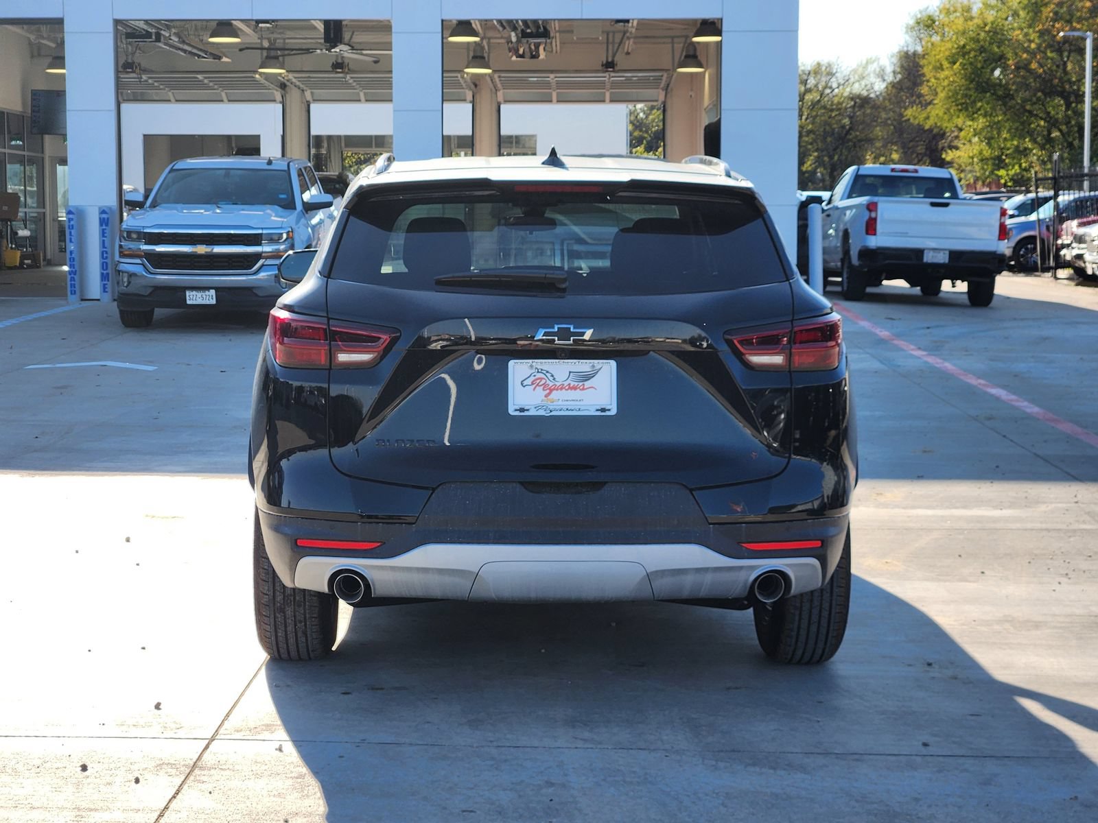 New 2026 Chevrolet Blazer LT w/ Midnight/Sport Edition FWD image 8