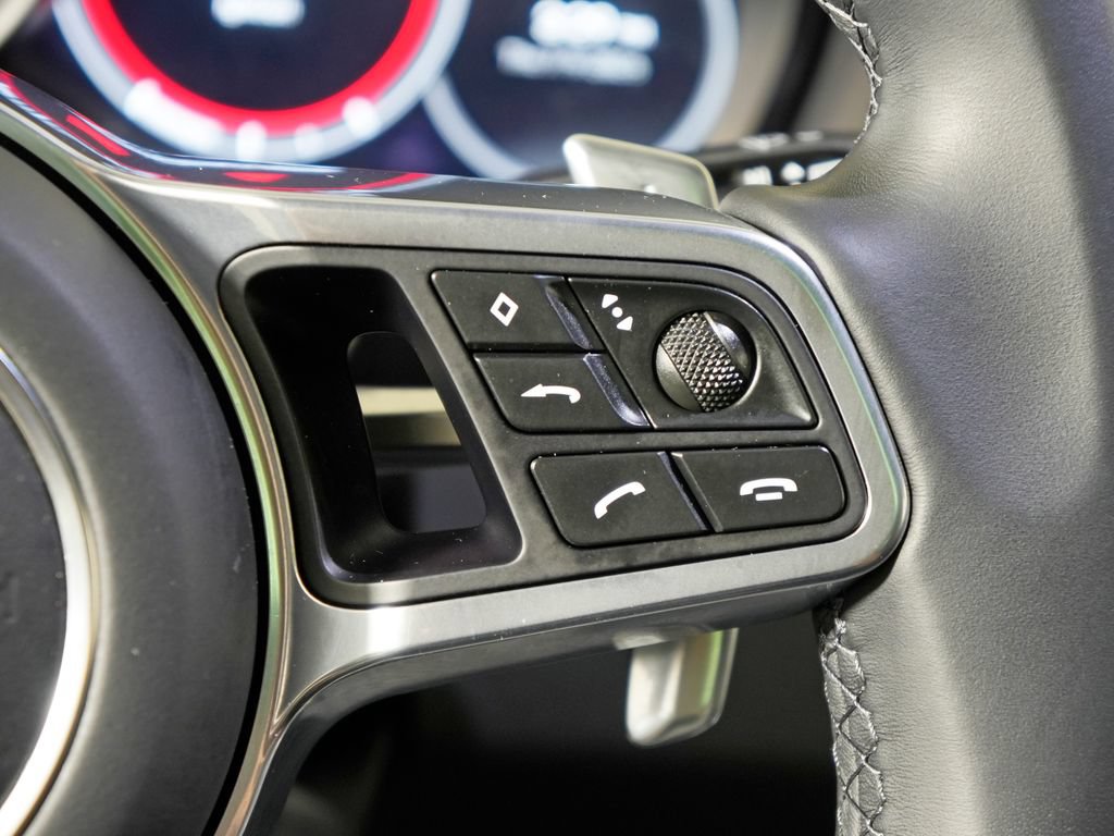 Certified 2023 Porsche Cayenne AWD/4WD image 28