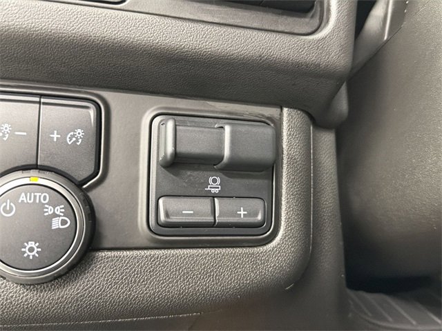 Used 2023 Chevrolet Suburban High Country image 32