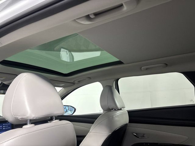 Used 2025 Hyundai Tucson Limited AWD/4WD image 26