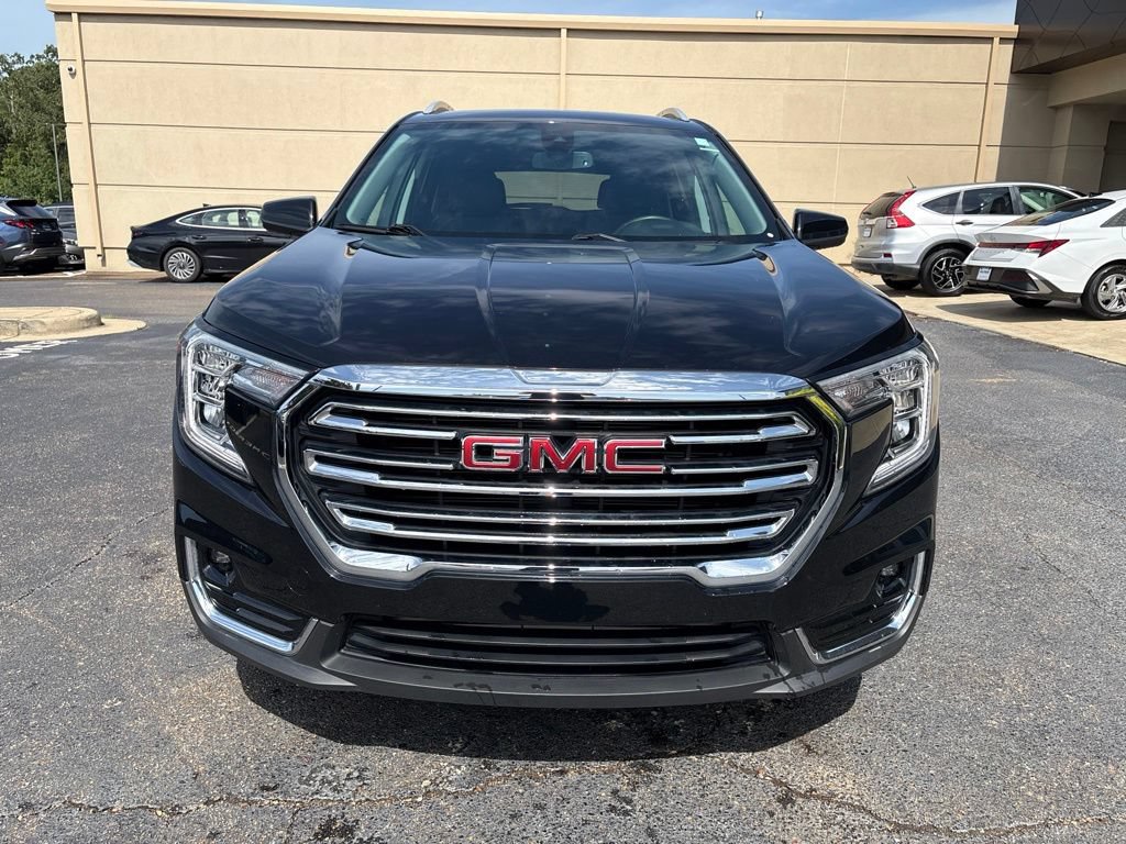 Used 2024 GMC Terrain SLT FWD image 2